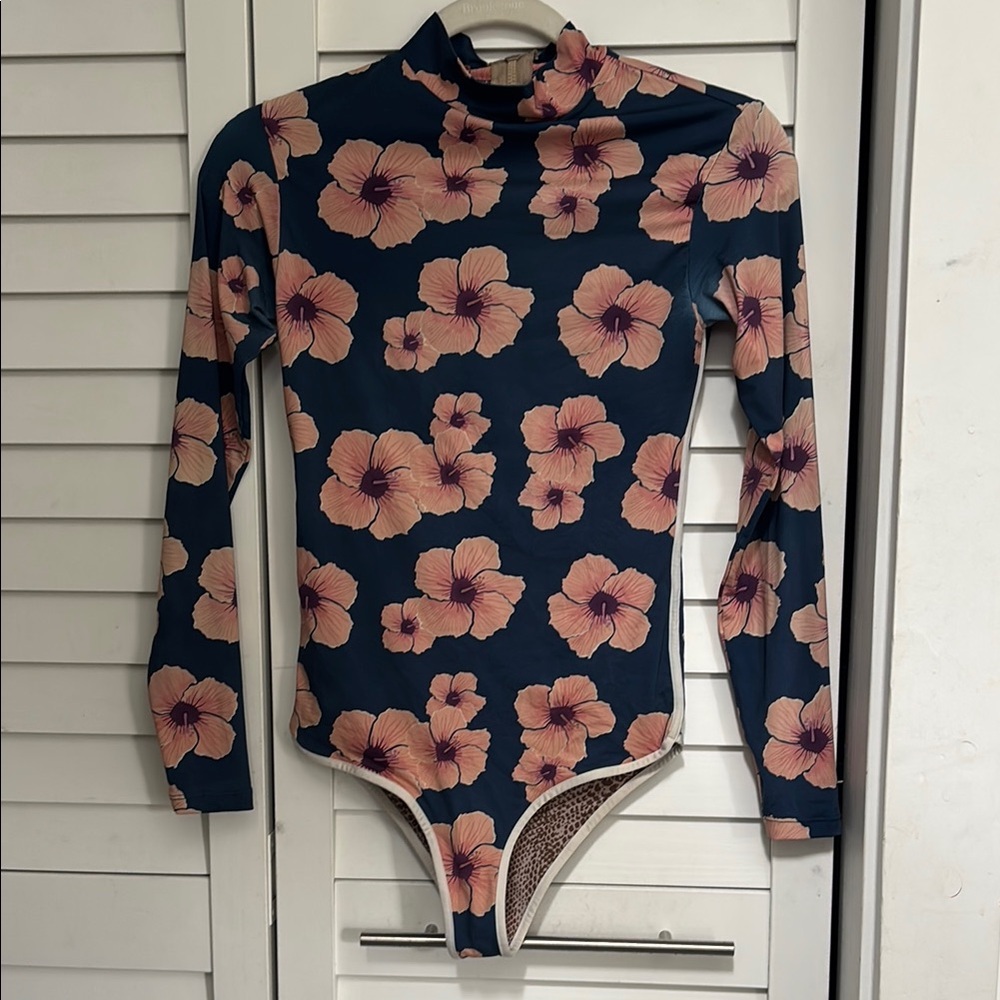 Acacia swimwear ehukai full piece long sleeve swimsuit  bikini size small